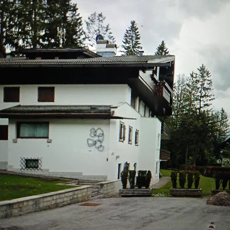 Ampezzo Chalet *