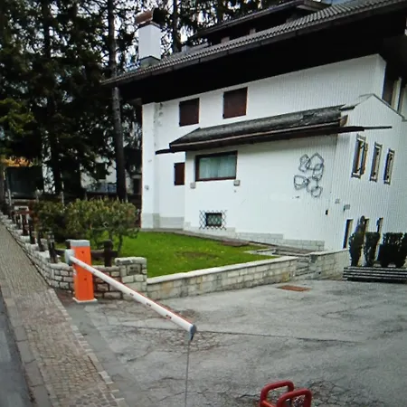 Ampezzo Chalet Lägenhet